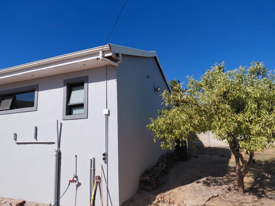 To Let 1 Bedroom Property for Rent in Protea Heights Western Cape